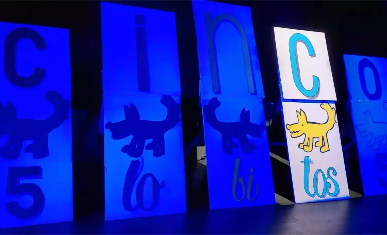 Montaje de Cinco lobitos en el Teatro Arbolé. Créditos: docpastor.com