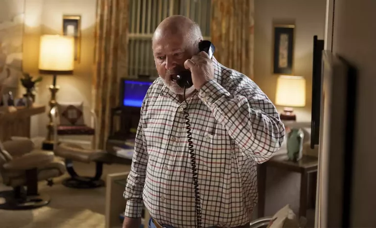 Rob Reiner en El lobo de Wall Street. Créditos: Paramount Pictures