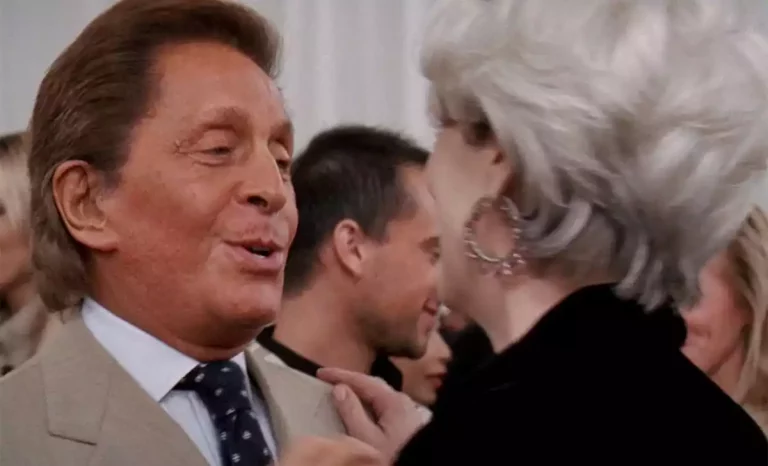 Valentino Garavani en El diario viste de Prada. Créditos: 20th Century Fox