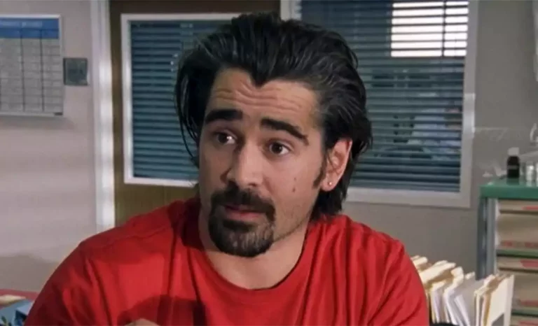 Colin Farrel listo para San Patricio en Scrubs. Créditos: Disney +