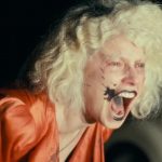 Fotograma de ¡La novia!. Créditos: Warner Bros.