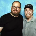 Marc Martí con Chuck Norris en la London Film and Comic Con de 2023. Créditos: Marc Martí