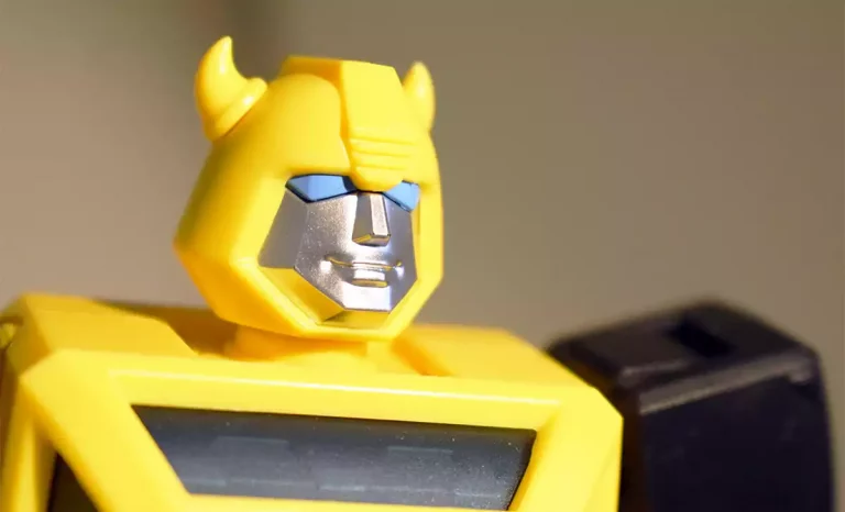 Bumblebee de Transformers de AMK de Yolopark. Créditos: docpastor.com