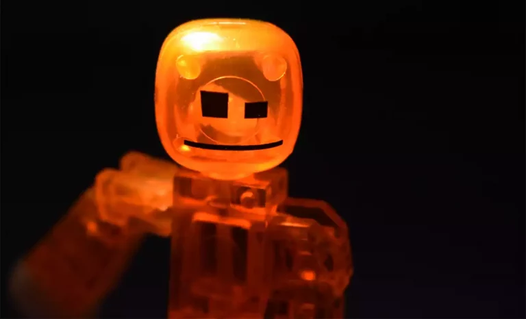Los KlikBot y los StikBot de Zing y Comansi han llegado para quedarse. Créditos: docpastor.com