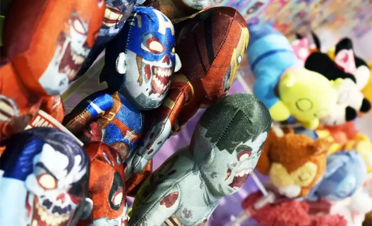 Marvel Zombies de Marvel Studios en formato peluche. Créditos: docpastor.com