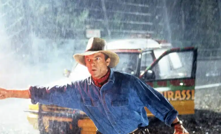 Sam Neill, en el papel del doctor Alan Grant, en una escena de Jurassic Park (Parque Jurásico). Créditos: Universal Pictures.