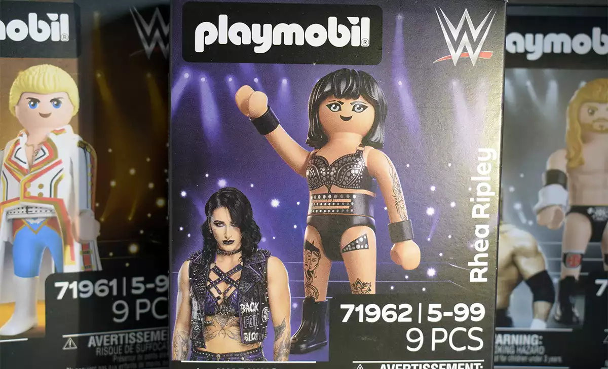Cajas y personajes de WWE Raw de Playmobil. Créditos: docpastor.com
