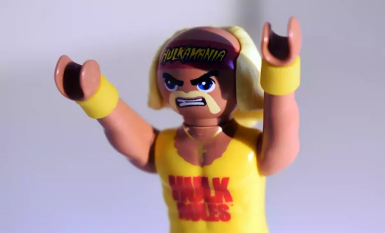 Hulk Hogan de la línea WWE Raw de Playmobil. Créditos: docpastor.com