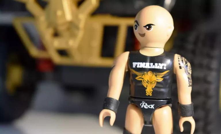 Dwayne Johnson, The Rock, en versión Playmobil. Créditos: docpastor.com