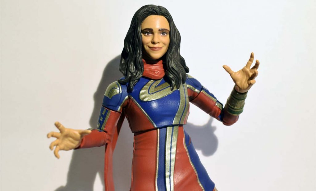 Figura de Marvel Legends de Miss Marvel de Marvel Studios, interpretada por Iman Vellani.