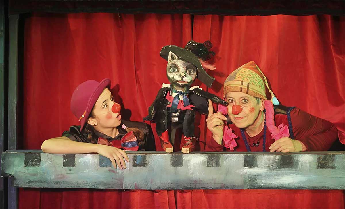 El Gato con Botas de la compañía teatral La Estrella