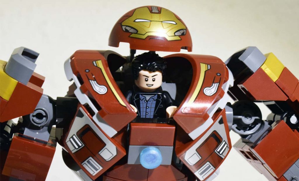 Hulkbuster de LEGO y Marvel Studios, con cuatro minifiguras