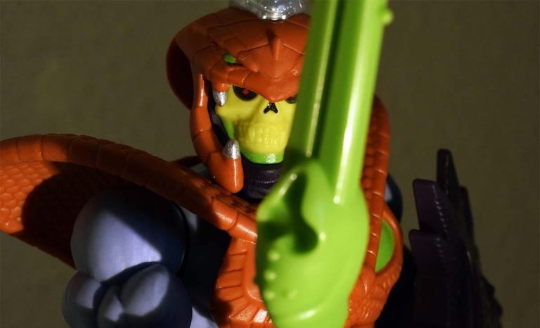 Snake Armor Skeletor de Masters Origins (Snake Men) de Mattel.