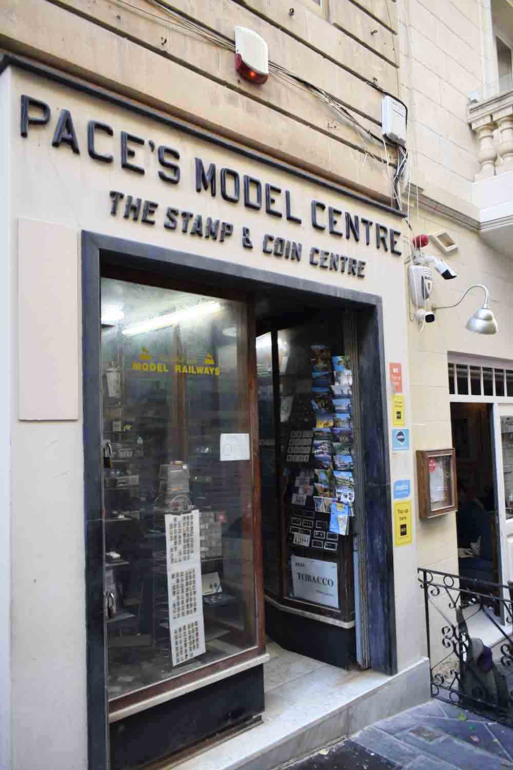 La entrada de Pace Model Shop. Fotografía de Doc Pastor.