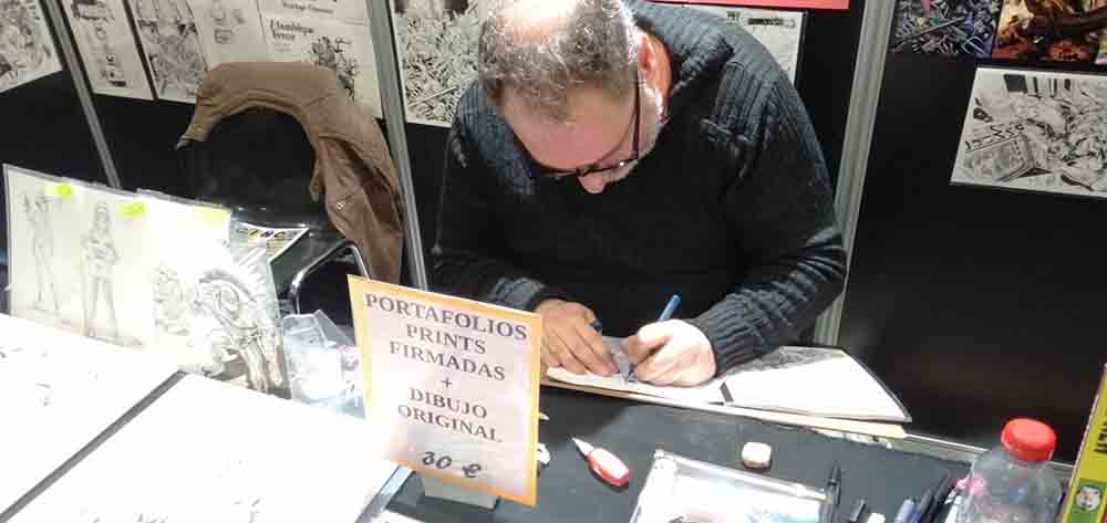 El dibujante Roger Bonet en el Salón del Cómic de Valencia. Fotografía de Doc Pastor