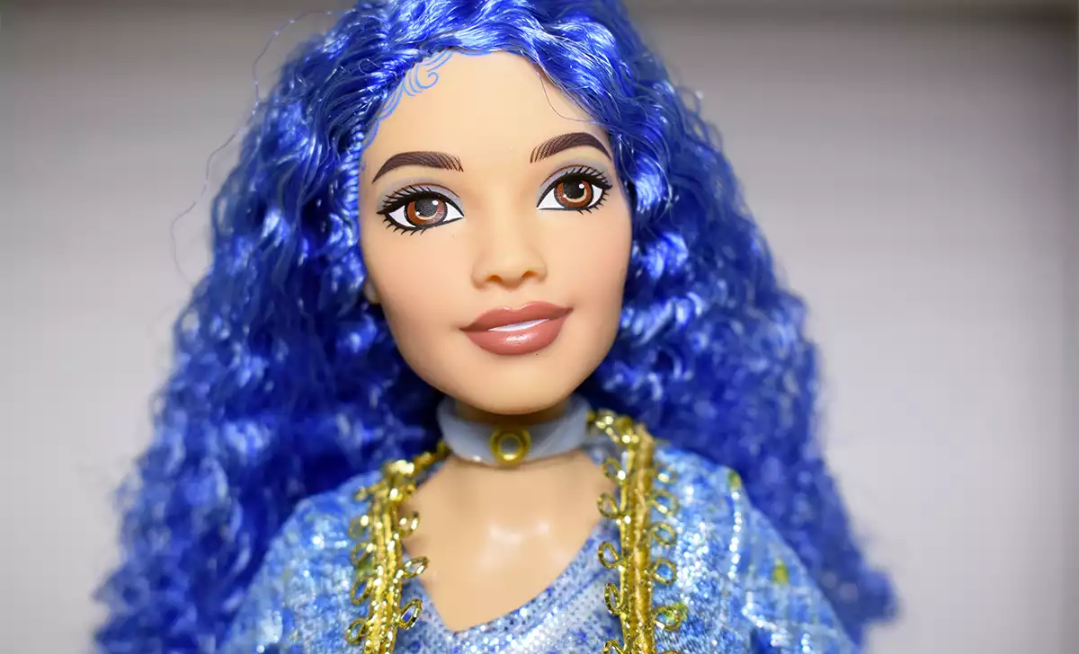 Chloe de Los descendientes llega a Mattel. Créditos: Doc Pastor