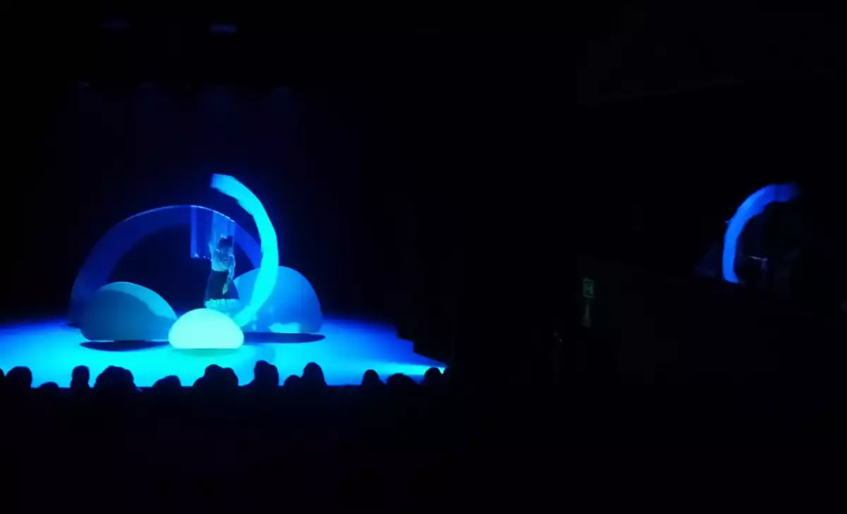 Momento de danza en La gota aventurera. Créditos: docpastor.com - Amamos la Cultura Pop
