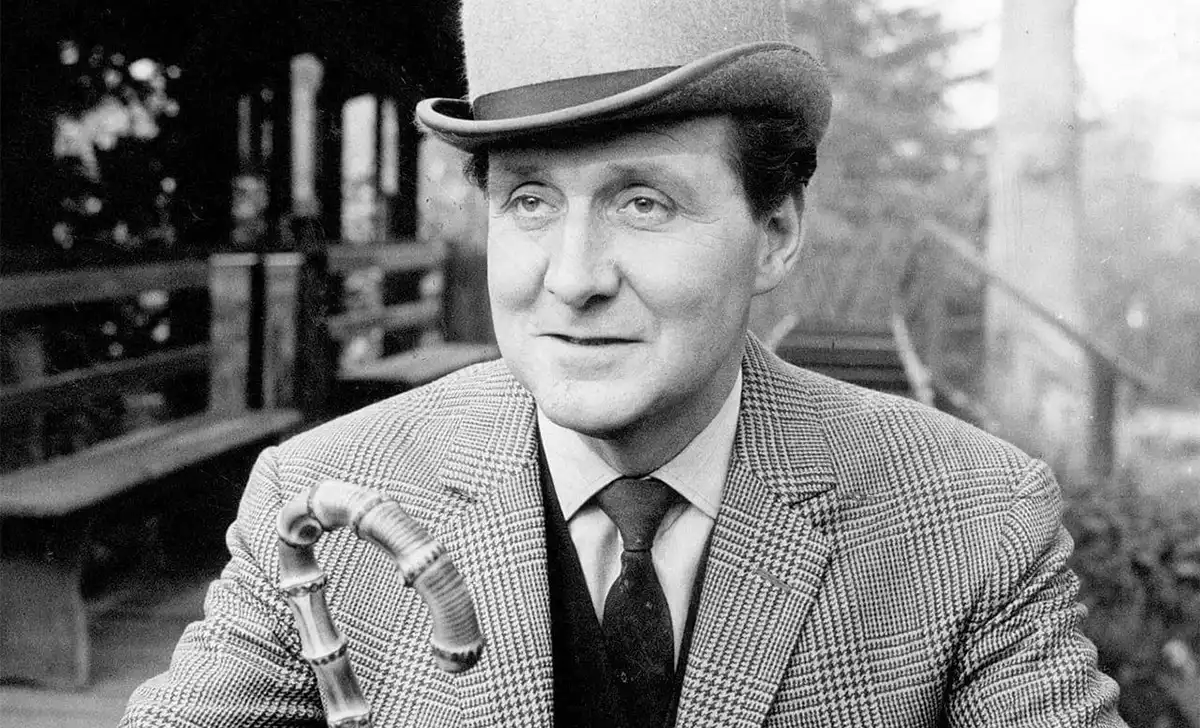 El icónico John Steed de Los Vengadores. Créditos: ITV