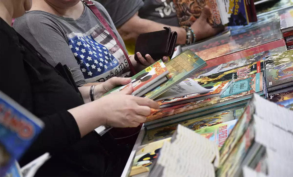 Compradores en el stand de Panini. Créditos: docpastor.com - Amamos la Cultura Pop