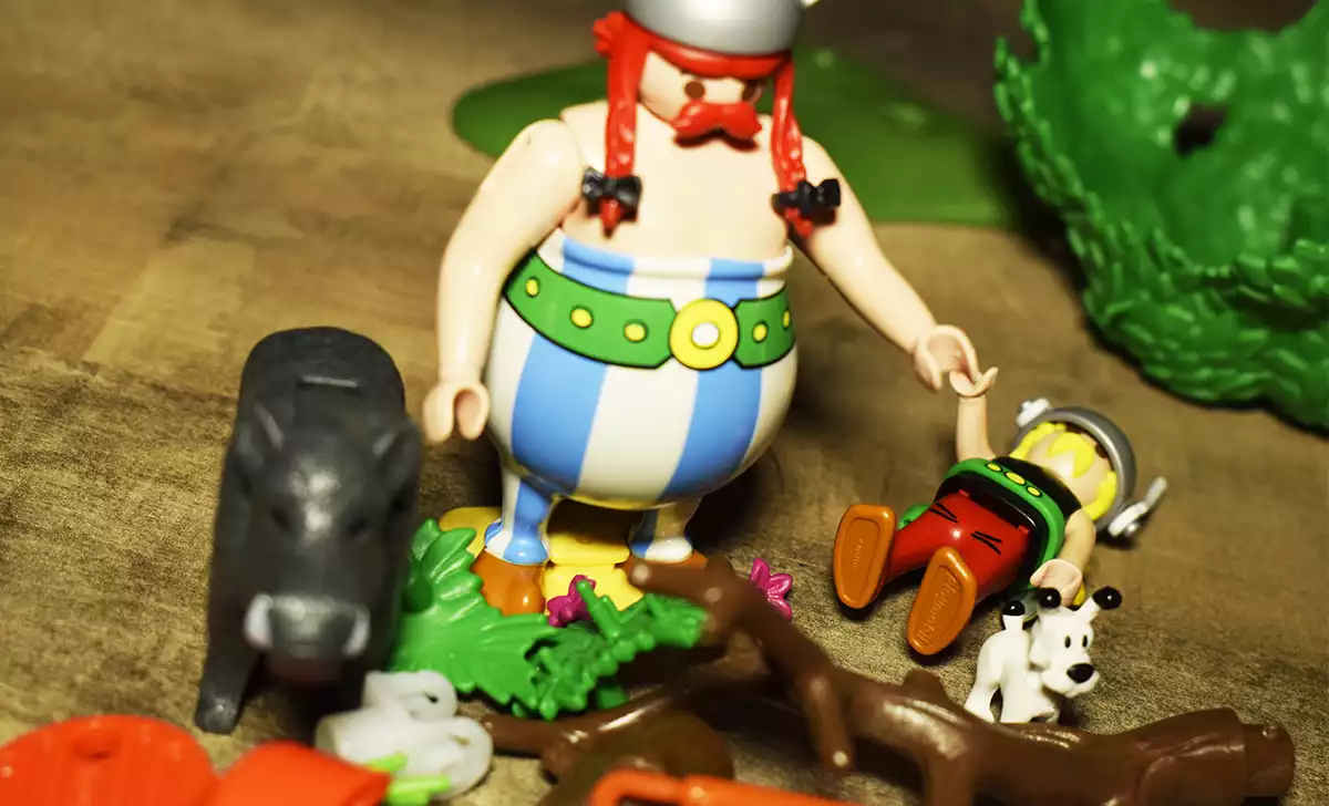 Momento de juego con Astérix, Obélix e Idéfix. Créditos: docpastor.com - Amamos la Cultura Pop