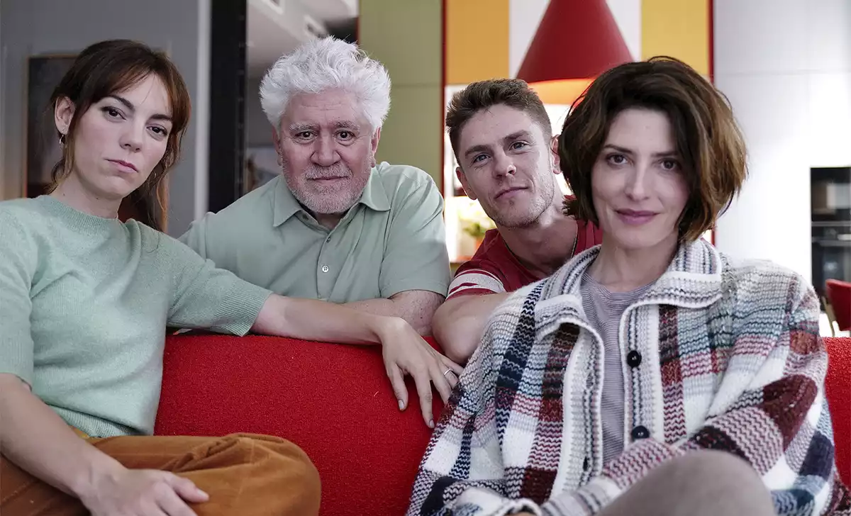 Pedro Almodóvar y los actores de Amarga Navidad. Créditos: El Deseo/Iglesias Mas