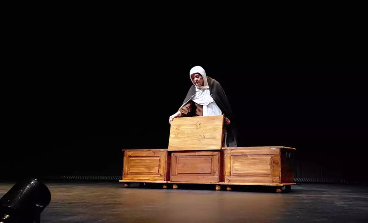 Actriz de Teatro Aguarte en María entre todas las mujeres. Créditos: docpastor.com - Amamos la Cultura Pop