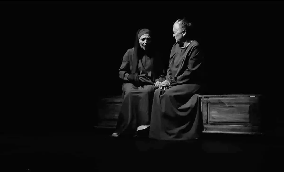 Escena de María entre todas las mujeres. Créditos: docpastor.com - Amamos la Cultura Pop