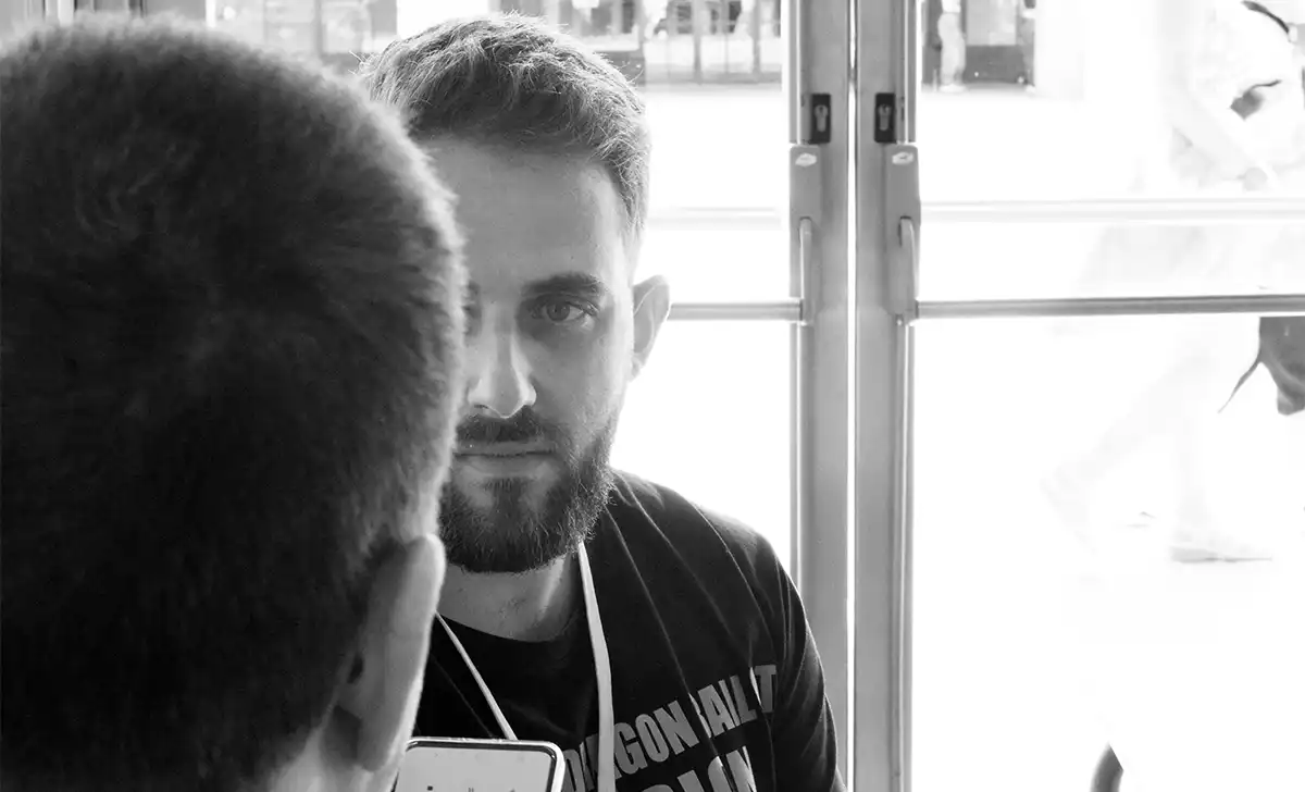 Dany Ramos, el Sapo de Marvel Studios, durante la entrevista. Créditos: docpastor.com - Amamos la Cultura Pop