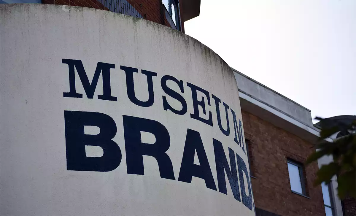 Fachada del Museum of Brands. Créditos: docpastor.com - Amamos la Cultura Pop