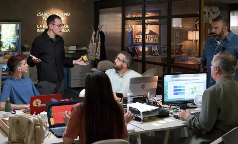 Fotograma de la serie Entrepreneurs. Créditos: Disney +