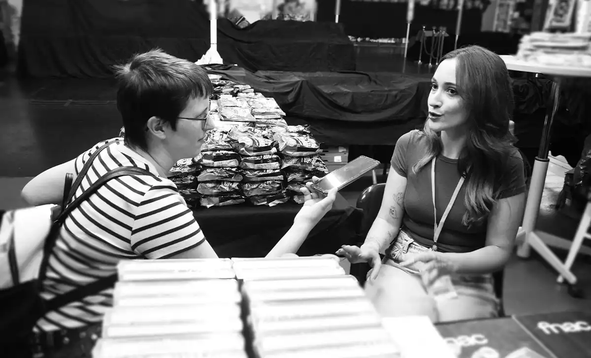 Marta Beren con Laia López. Créditos: docpastor.com - Amamos la Cultura Pop