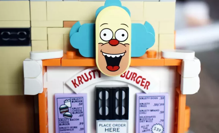 El Krusty Burger de LEGO. Créditos: docpastor.com - Amamos la Cultura Pop