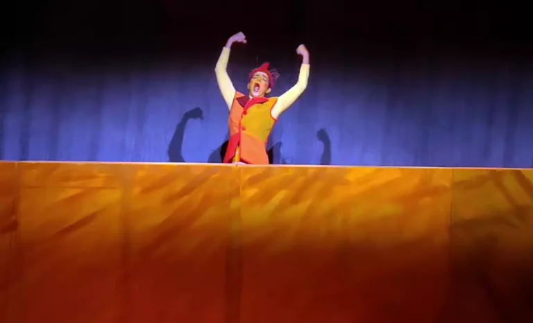 Grúmic despierta para traer el otoño al Teatro Arbolé. Créditos: docpastor.com - Amamos la Cultura Pop