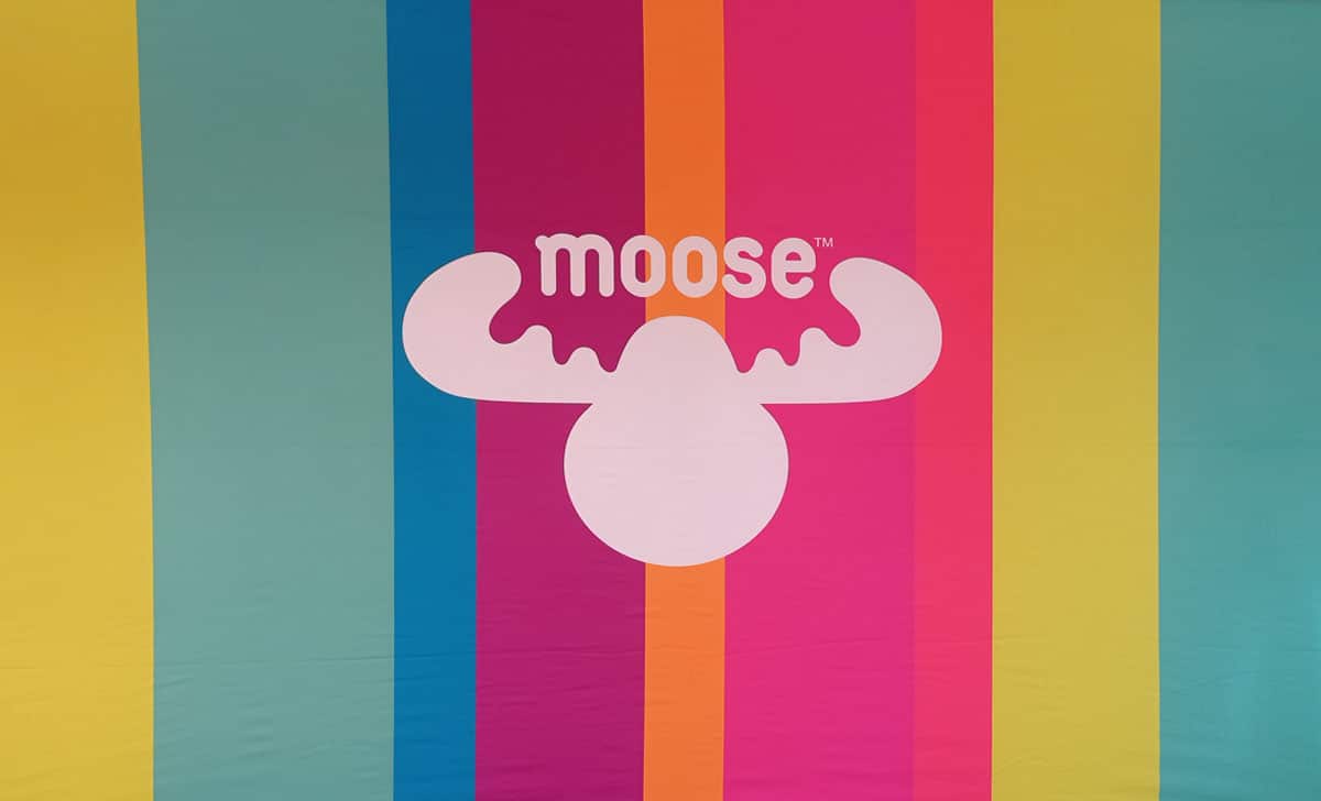 Cartel promocional de Moose Toys. Créditos: Paco Silva